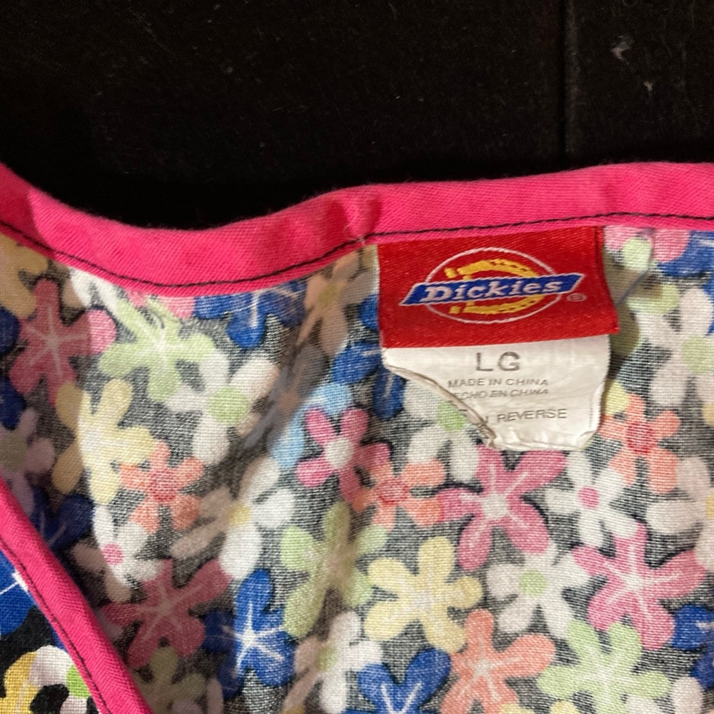 Free, if bundled, scrub top - Picture 2 of 2